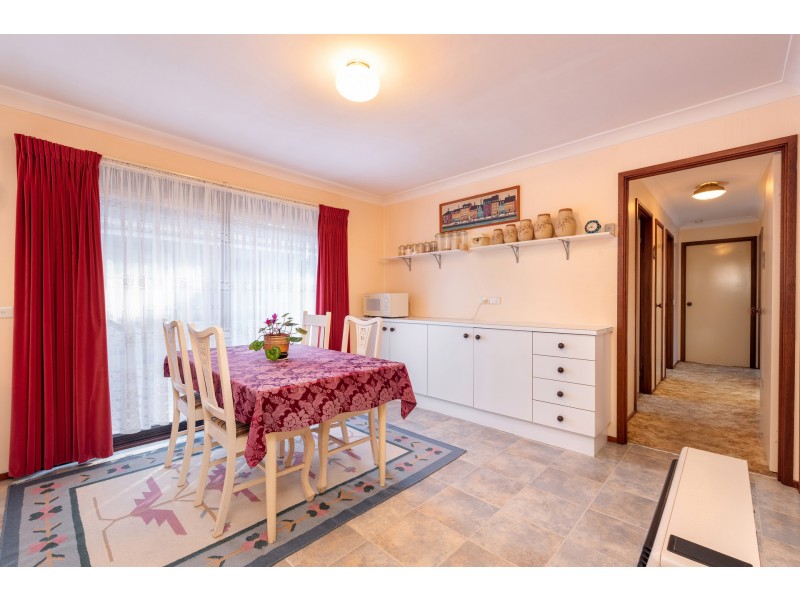 16 Lakeshore Parade, Sussex Inlet NSW 2540