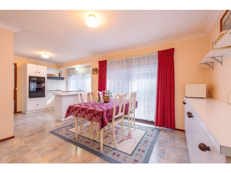 16 Lakeshore Parade, Sussex Inlet NSW 2540