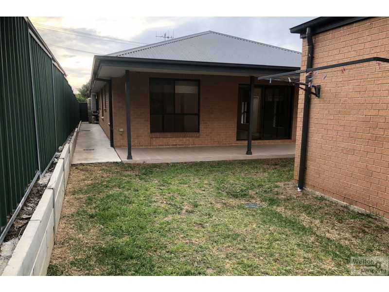 42 Esrom Street, Bathurst NSW 2795