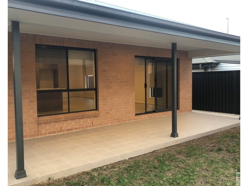 42 Esrom Street, Bathurst NSW 2795