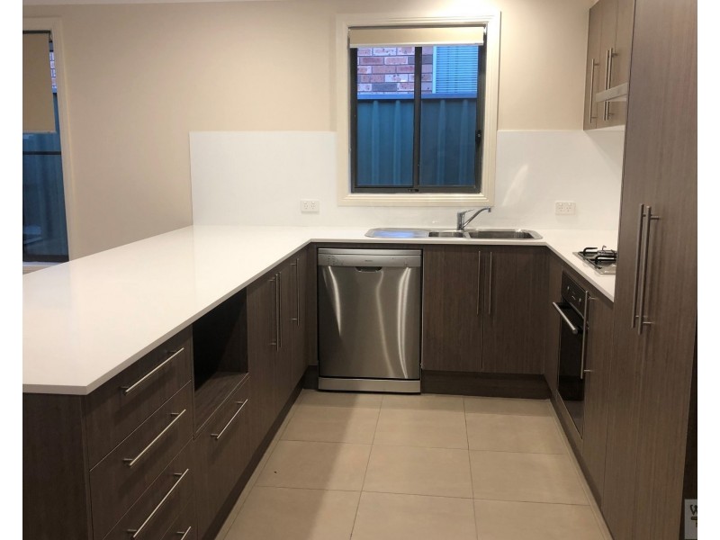 42 Esrom Street, Bathurst NSW 2795