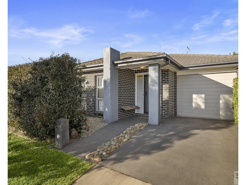 6  Finsbury Circuit, Ropes Crossing NSW 2760