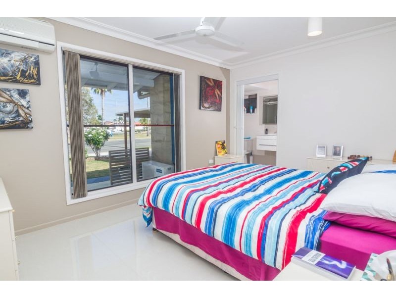 16 Newport Drive, Newport QLD 4020