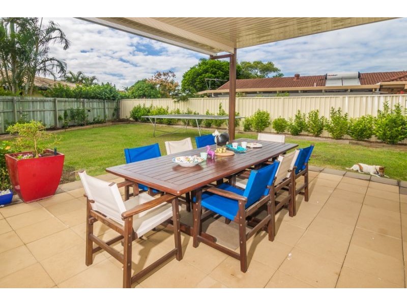 16 Newport Drive, Newport QLD 4020