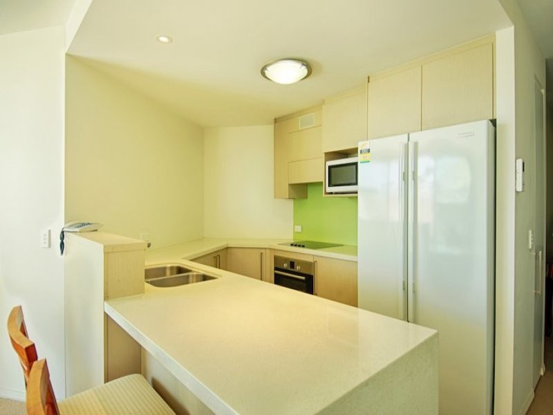102/14 Oxley Ave, Woody Point QLD 4019