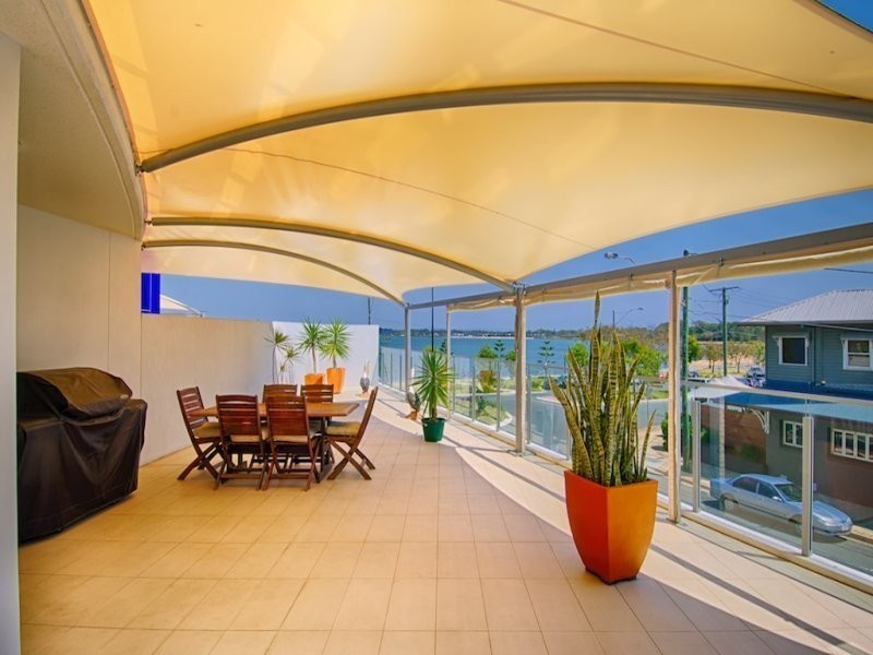 102/14 Oxley Ave, Woody Point QLD 4019