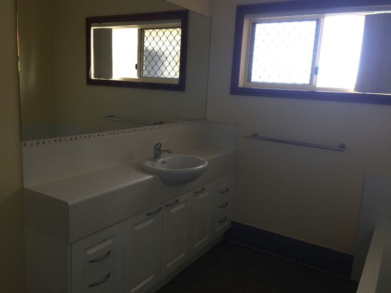 30 Pinnock Cres, North Lakes QLD 4509