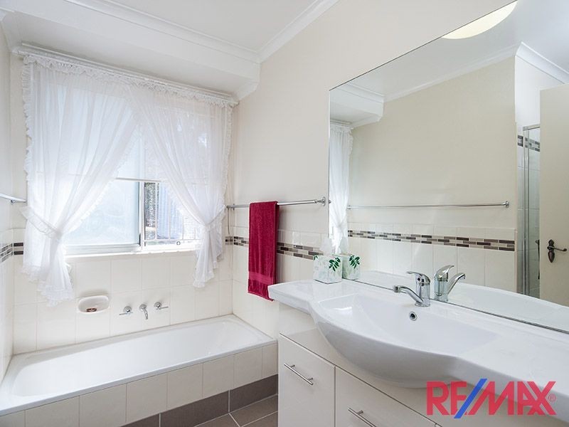 122 Olearia Street West, Everton Hills QLD 4053