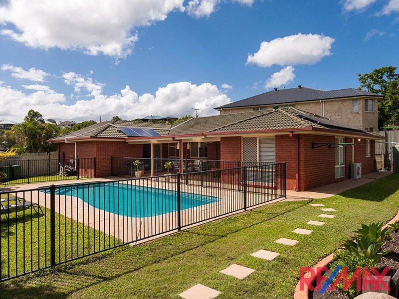 8 Reginald Avenue, Arana Hills QLD 4054