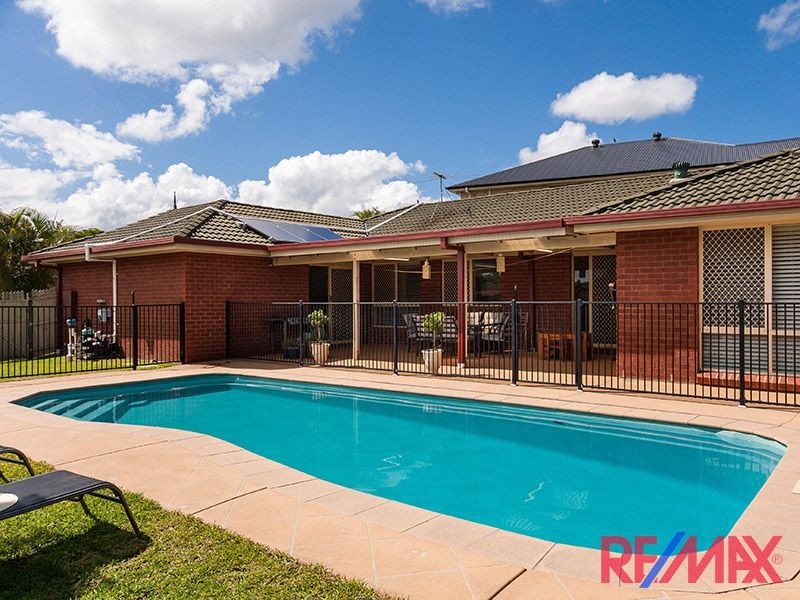 8 Reginald Avenue, Arana Hills QLD 4054