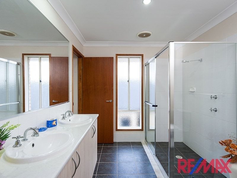 24 Kennedia Court, North Lakes QLD 4509
