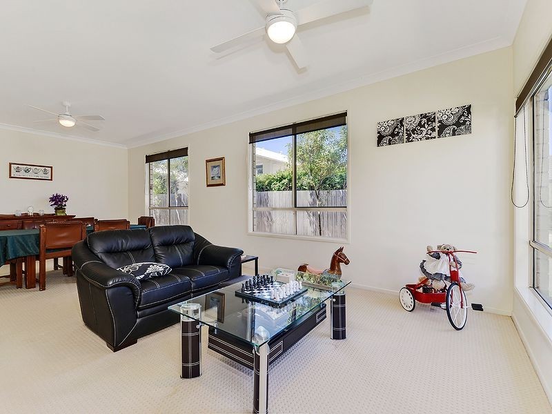8 Koala Close, North Lakes QLD 4509