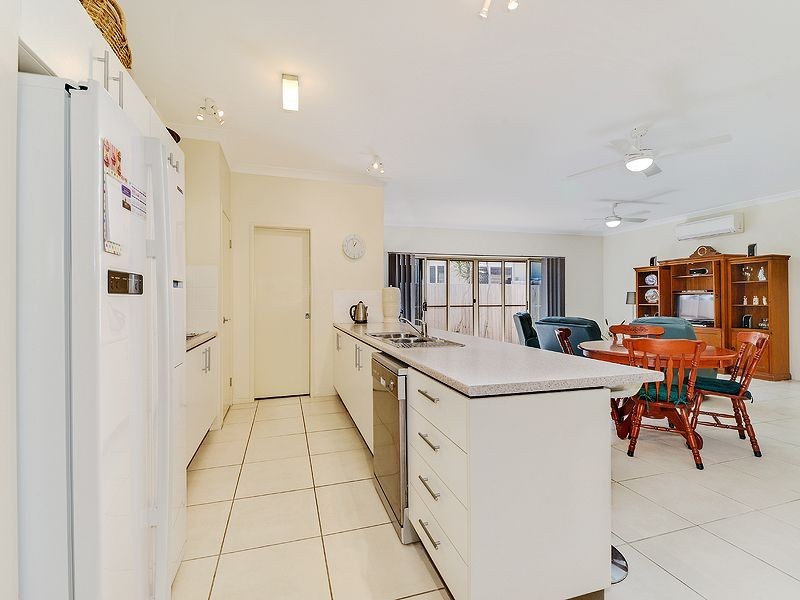 8 Koala Close, North Lakes QLD 4509