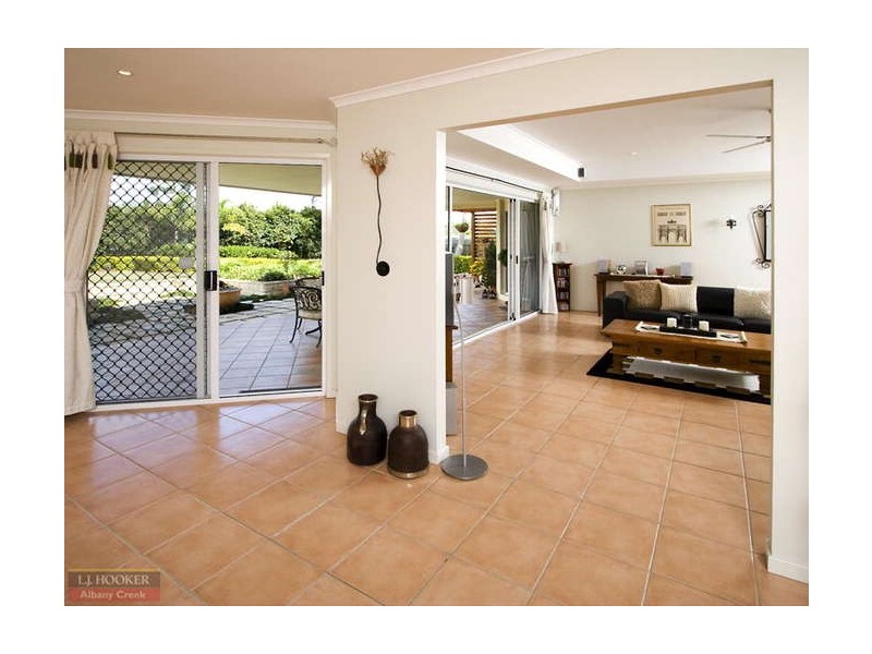 27 Hayward Avenue, Cashmere QLD 4500