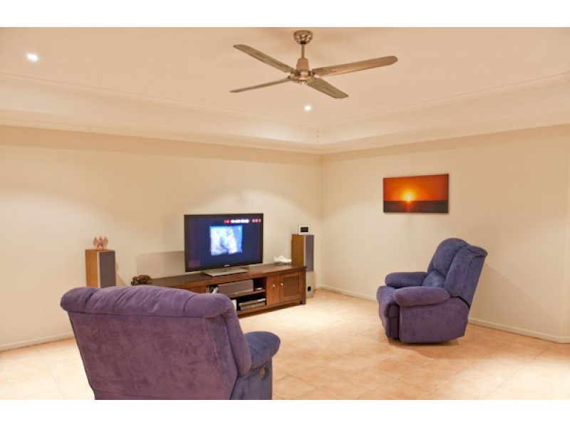 27 Hayward Avenue, Cashmere QLD 4500