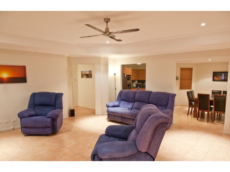 27 Hayward Avenue, Cashmere QLD 4500