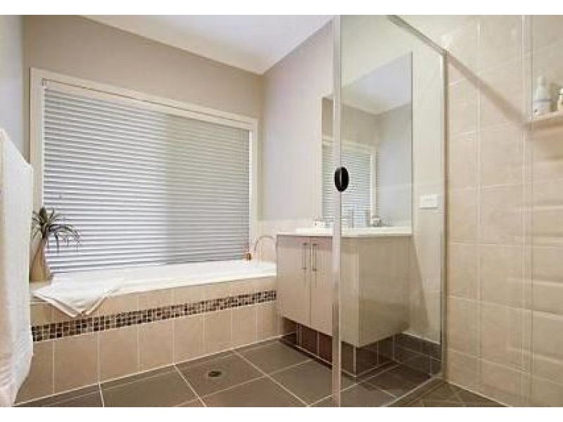 4 Faldo Court, North Lakes QLD 4509