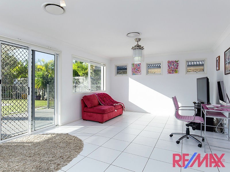 22 Kowari Crescent, North Lakes QLD 4509