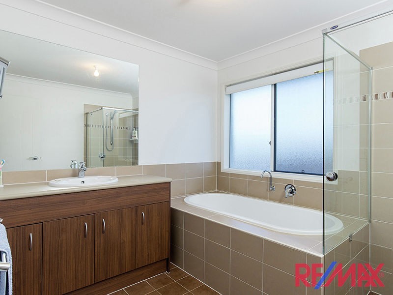 22 Kowari Crescent, North Lakes QLD 4509