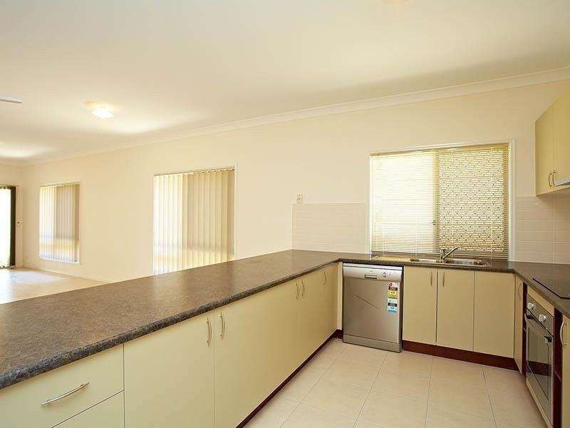 27 Hare Street, North Lakes QLD 4509