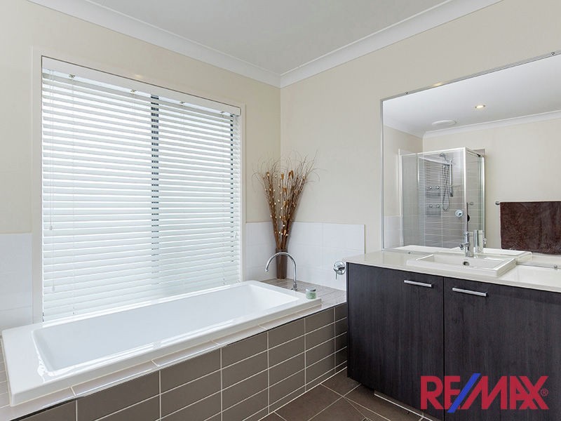 8 Faldo Court, North Lakes QLD 4509