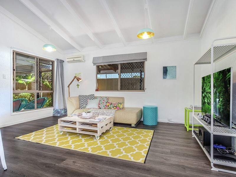 54 Sportsground St, Redcliffe QLD 4020