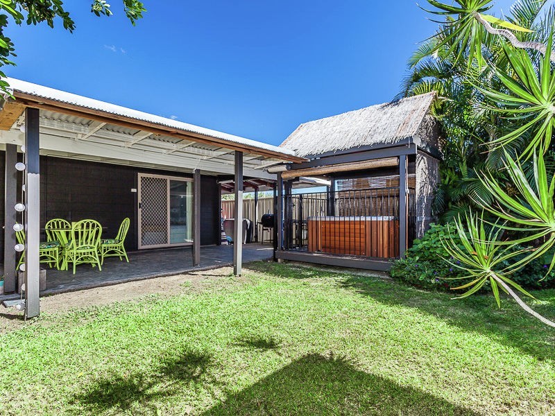 54 Sportsground St, Redcliffe QLD 4020