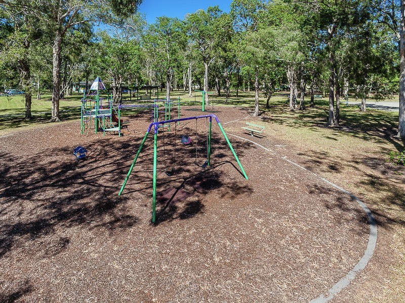 54 Sportsground St, Redcliffe QLD 4020