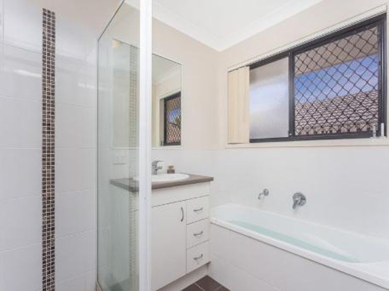 3 Roland Court, Kallangur QLD 4503