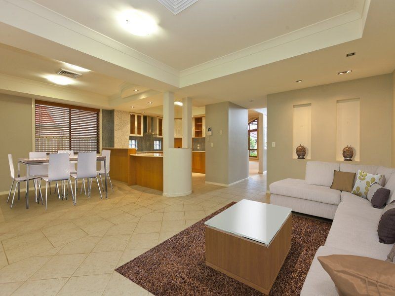 9 Bertson Crescent, Wellington Point QLD 4160
