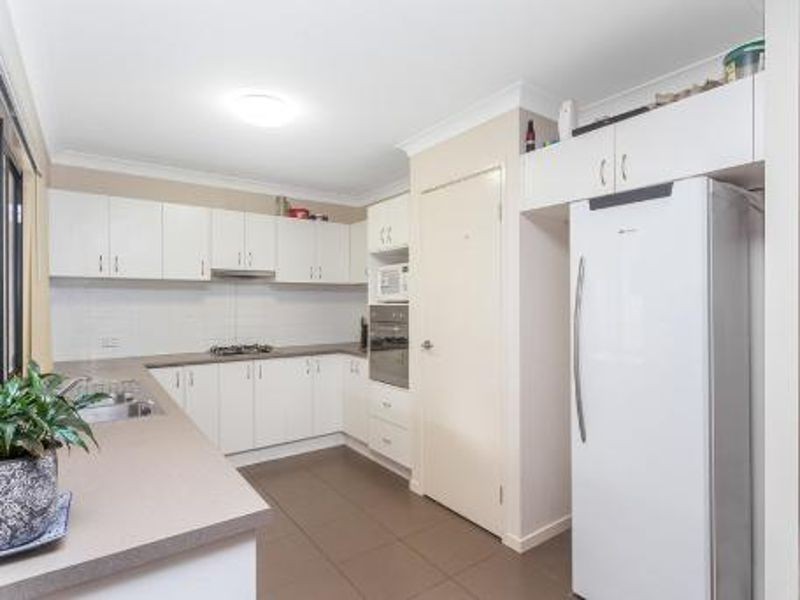 3 Roland Court, Kallangur QLD 4503