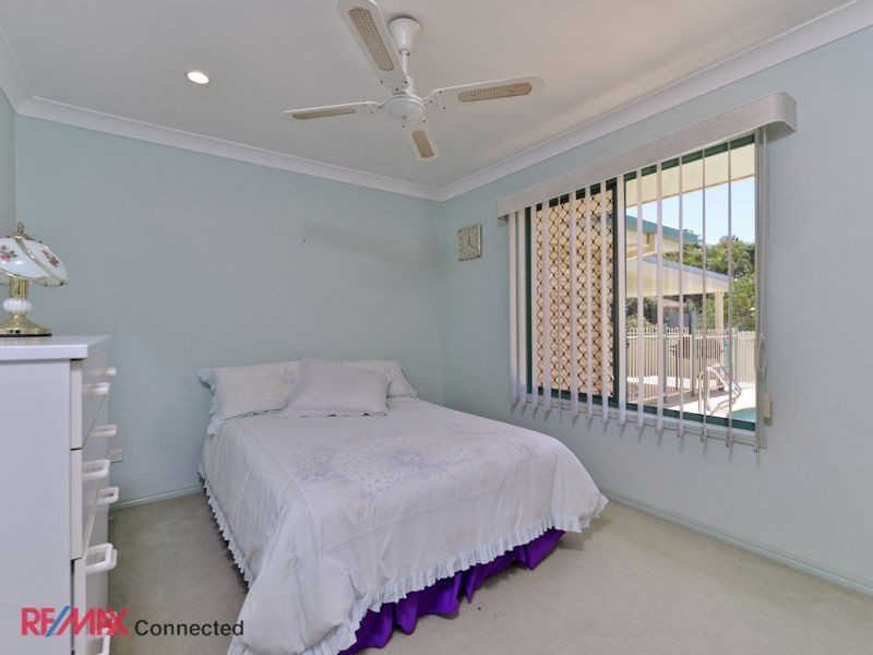 53 Hillenvale Ave, Arana Hills QLD 4054