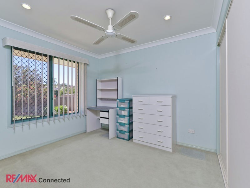 53 Hillenvale Ave, Arana Hills QLD 4054