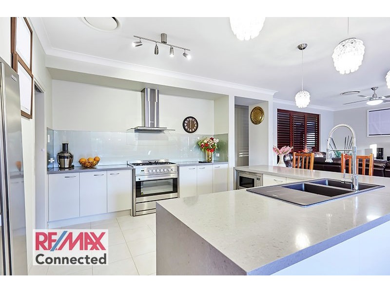 2 Satinay Parade, North Lakes QLD 4509