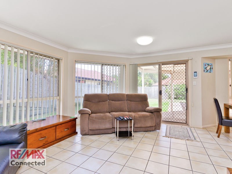 4 Southerden Drive, North Lakes QLD 4509