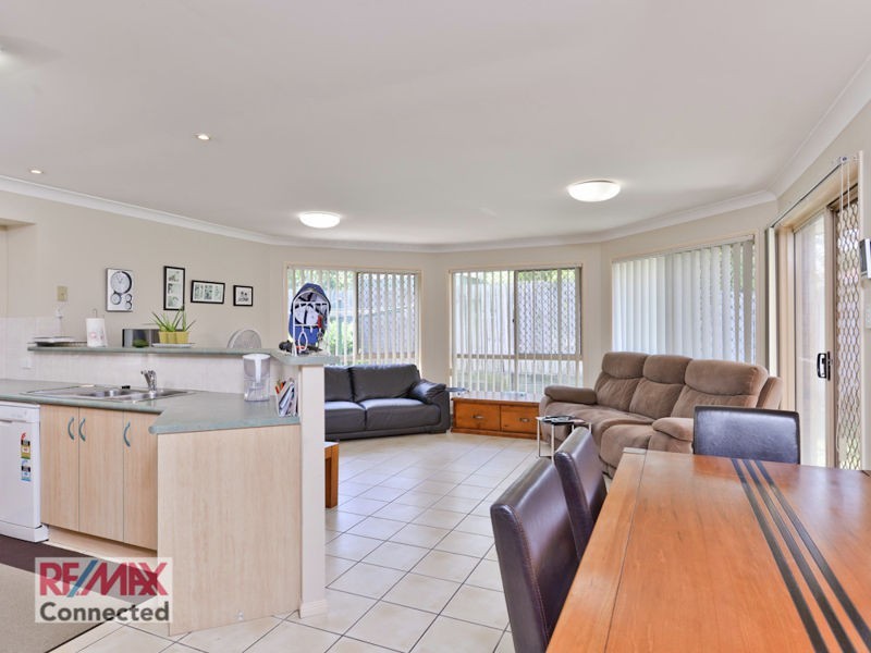 4 Southerden Drive, North Lakes QLD 4509