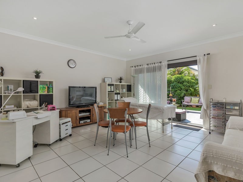 2A Lady Bowen Parade, Rothwell QLD 4022