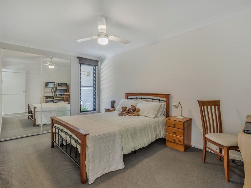 2A Lady Bowen Parade, Rothwell QLD 4022