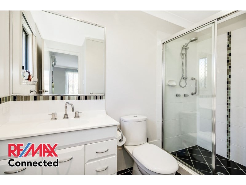 1/4 Lady Bowen Parade, Rothwell QLD 4022