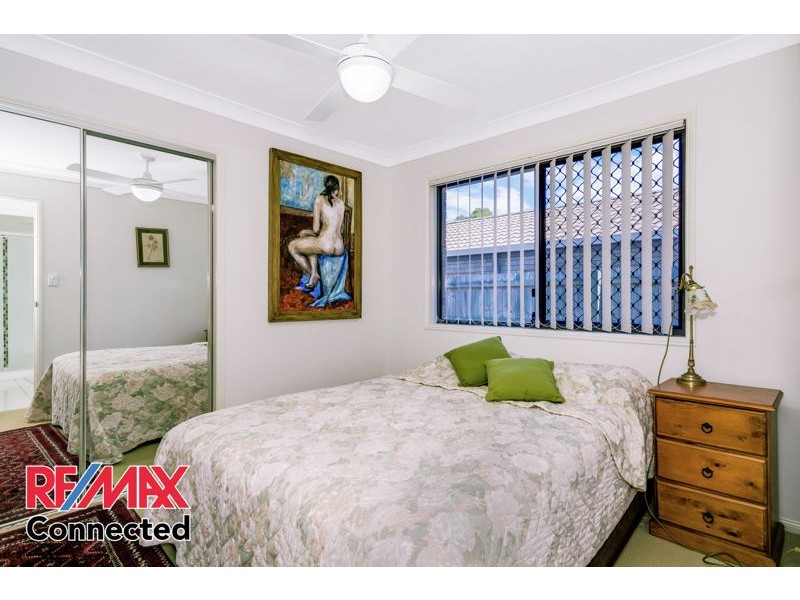 1/4 Lady Bowen Parade, Rothwell QLD 4022