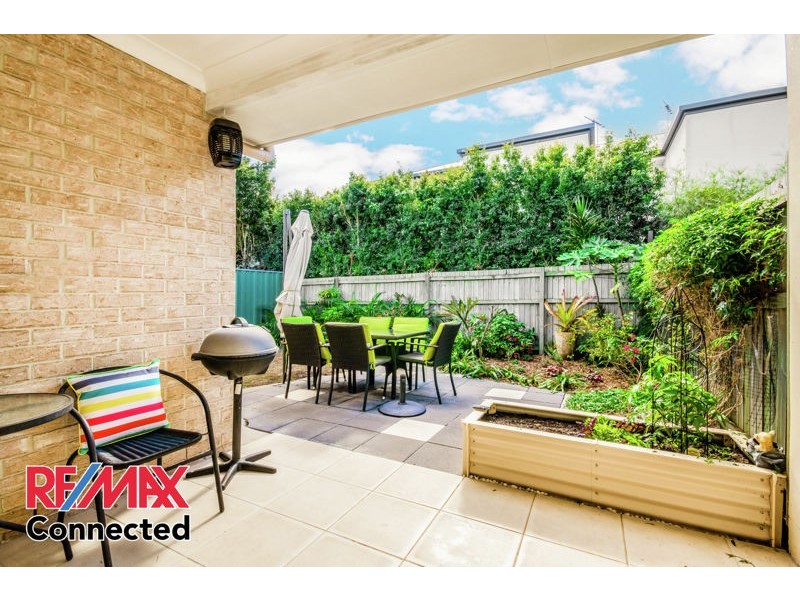 1/4 Lady Bowen Parade, Rothwell QLD 4022