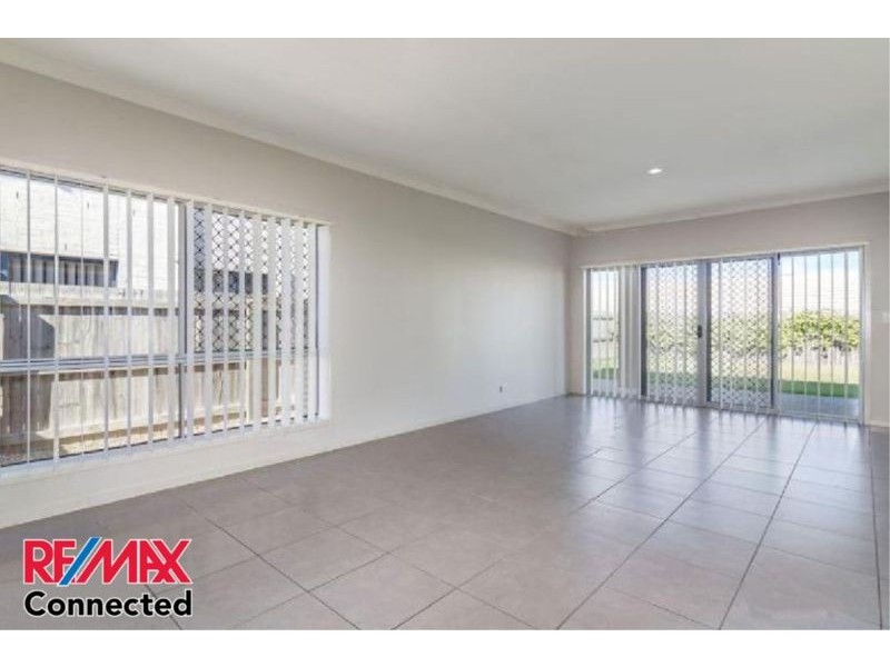 22 Riviera Cres, North Lakes QLD 4509