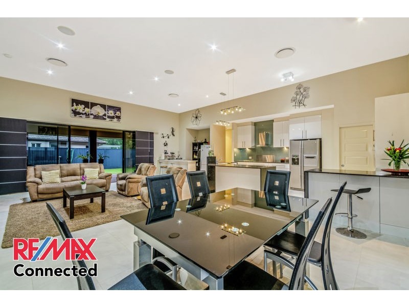 17 Skandia Ct, Newport QLD 4020