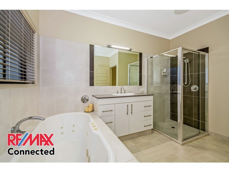 17 Skandia Ct, Newport QLD 4020