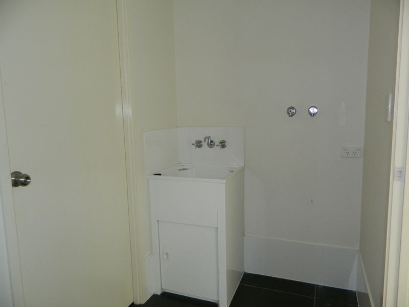 43b Higgs St, Rothwell QLD 4022