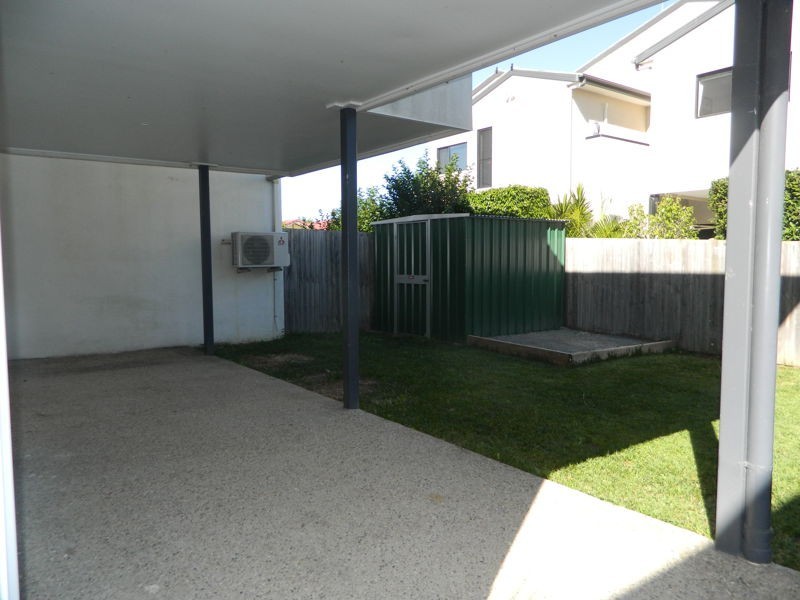 43b Higgs St, Rothwell QLD 4022