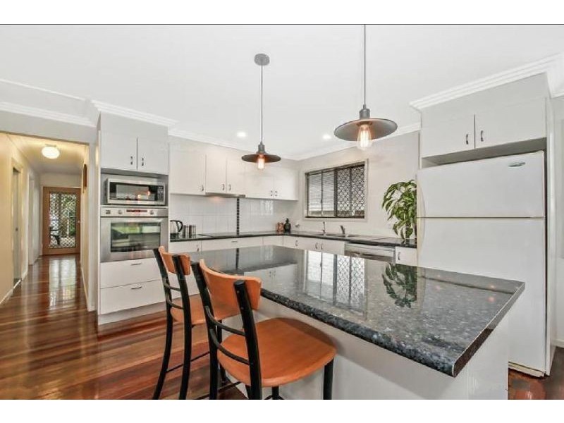 85 Longland St, Redcliffe QLD 4020