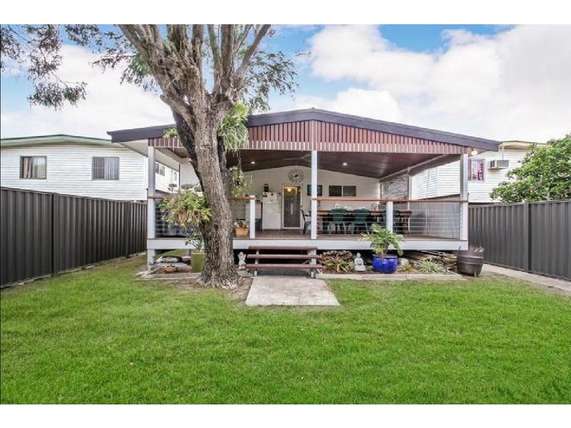 85 Longland St, Redcliffe QLD 4020