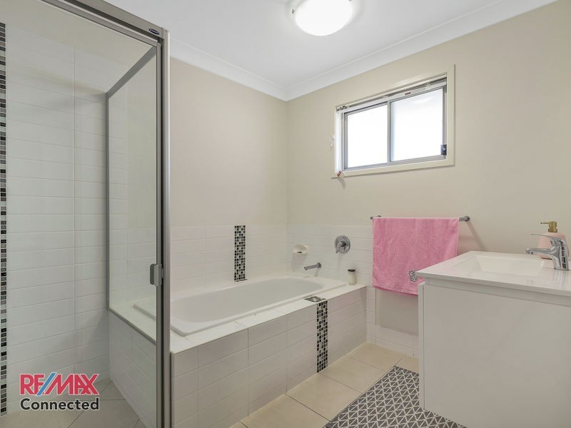 2/86 Carselgrove Avenue, Fitzgibbon QLD 4018