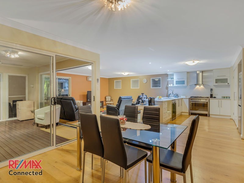 9 RILEY CT, North Lakes QLD 4509